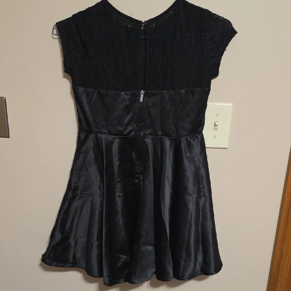 Calvin Klein Black Lace-Sleeve Satin Party Dress
